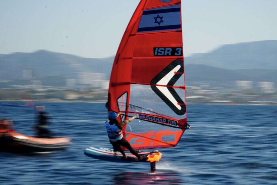 שחר טיבי. תחרות דרמטית , Aidan Nicholas
