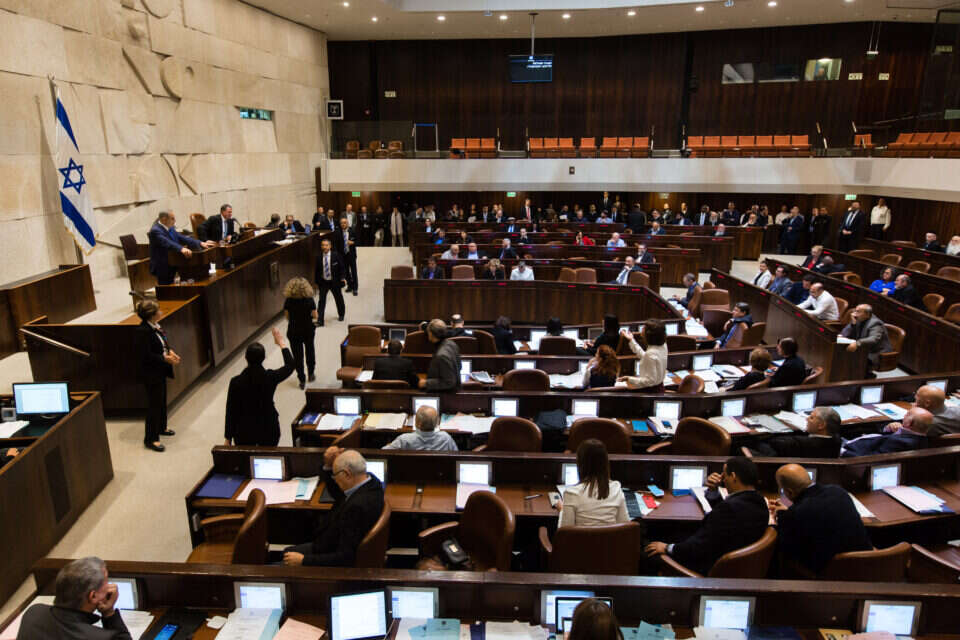 אושר בכנסת - הקורא לחרם על ישראל לא יוכל להיכנס לארץ // צילוםL: דודי ועקנין // אושר בכנסת - הקורא לחרם על ישראל לא יוכל להיכנס לארץ // צילוםL: דודי ועקנין ,