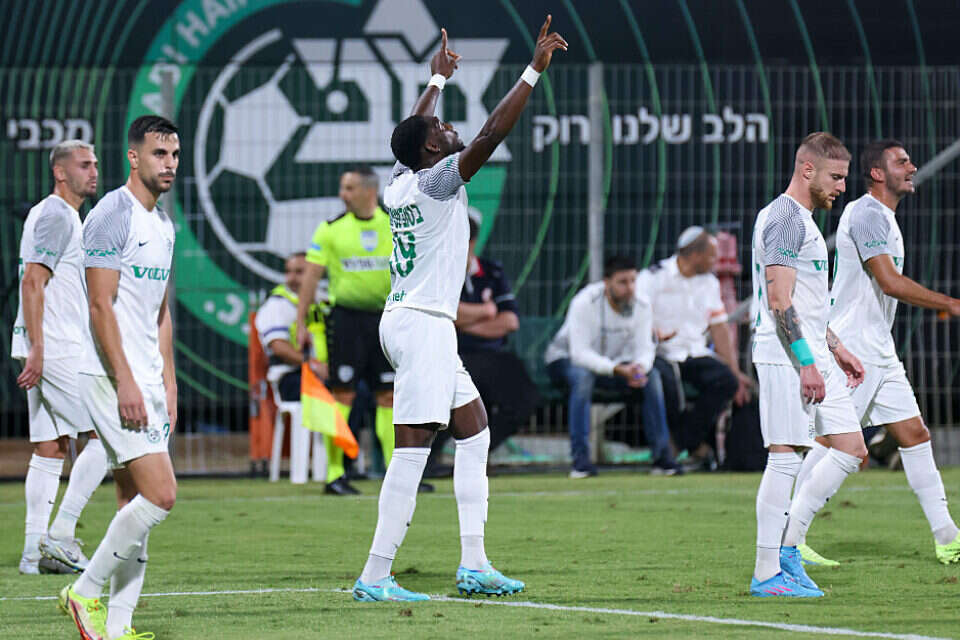 מכבי חיפה חוגגת בקריית שמונה, אתמול , דני מרון