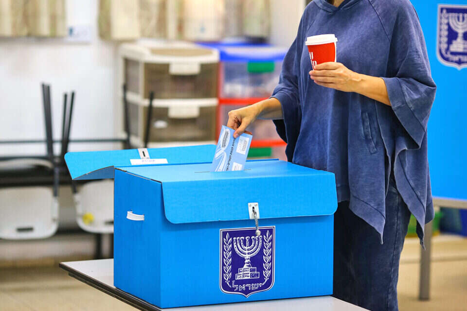 ביש עתיד ובליכוד מתמקדים בקהל הנשי , לירון מולדובן