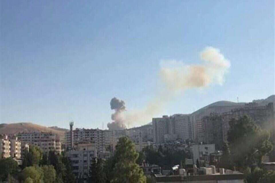 תקיפה חריגה בצהרי היום סמוך לדמשק , רשתות ערביות