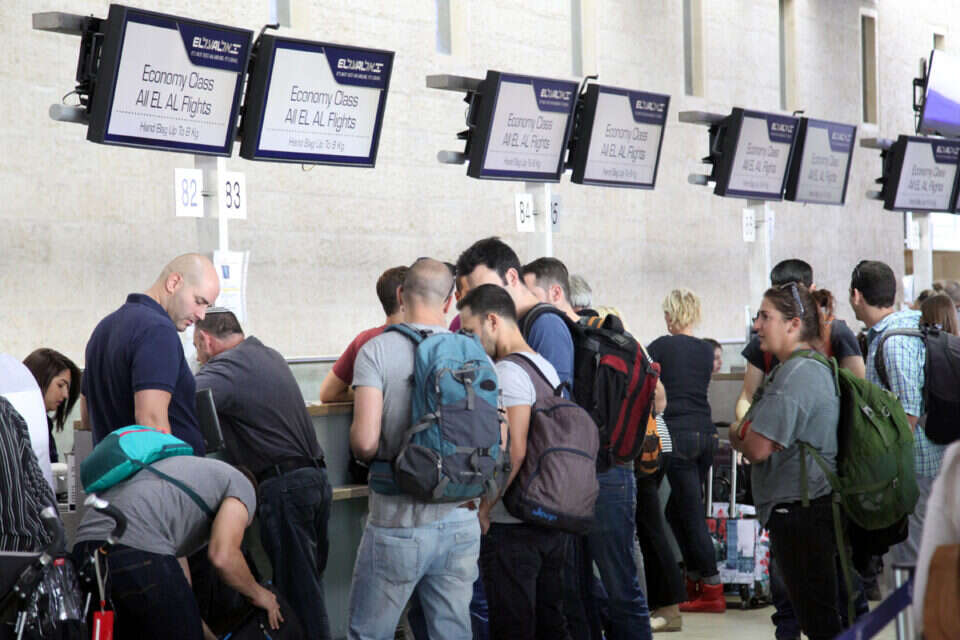דלפקי אל על בנתב"ג // צילום: גדעון נרקוביץ' // דלפקי אל על בנתב"ג // צילום: גדעון נרקוביץ' ,