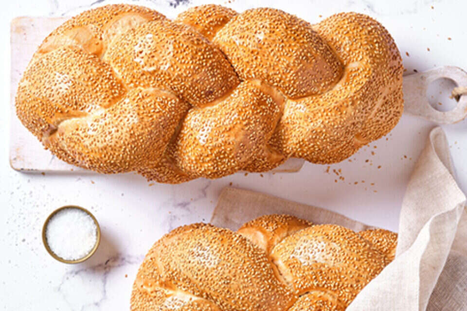 חלת באגט , גיל אבירם