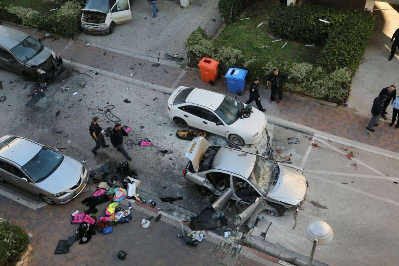 הפצוע המבוגר מוכר למשטרה, זירת האירוע // צילום: גדעון מרקוביץ'