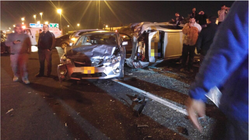 רכבים שהיו מעורבים בתאונה // צילום: דוברות מד"א