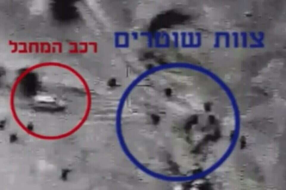 רכבו של יעקב אבו אלקיעאן מתקרב לשוטרים בשטח , מתוך הסרטון המשטרתי