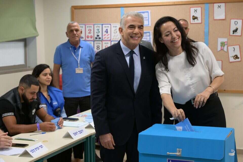 יאיר וליהיא לפיד , עמוס בן גרשום/לע"מ