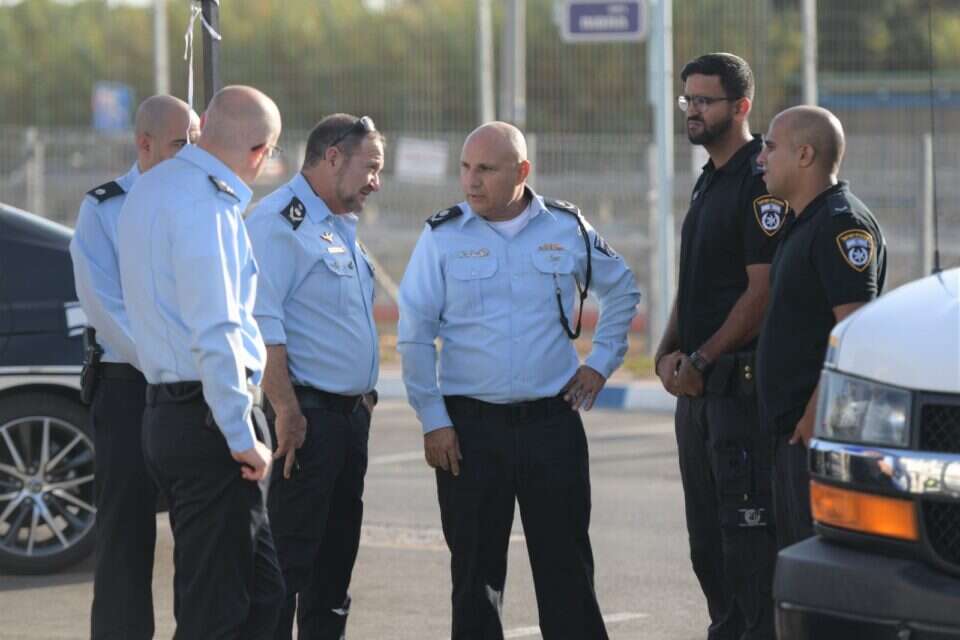 משימות הביטחון השוטף ואירועי פח"ע. מפקד אגף התנועה יהודה בן עטר ומפכ"ל המשטרה קובי שבתאי (ארכיון) , דוברות המשטרה