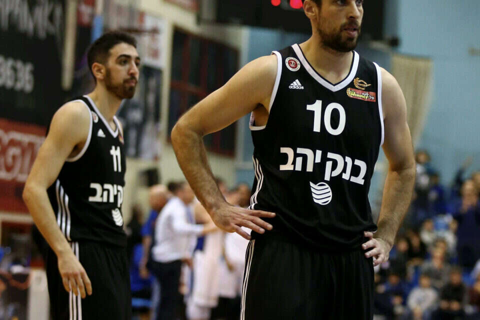 הלפרין וטימור. קבוצתם ממשיכה להתדרדר // הלפרין וטימור. קבוצתם ממשיכה להתדרדר ,