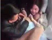 הגברים צחקו בעודם מבצעים מעשים מגונים באישה חסרת ישע • הם אילצו אותה לשכב על הרצפה - ונגעו בגופה בניגוד לרצונה