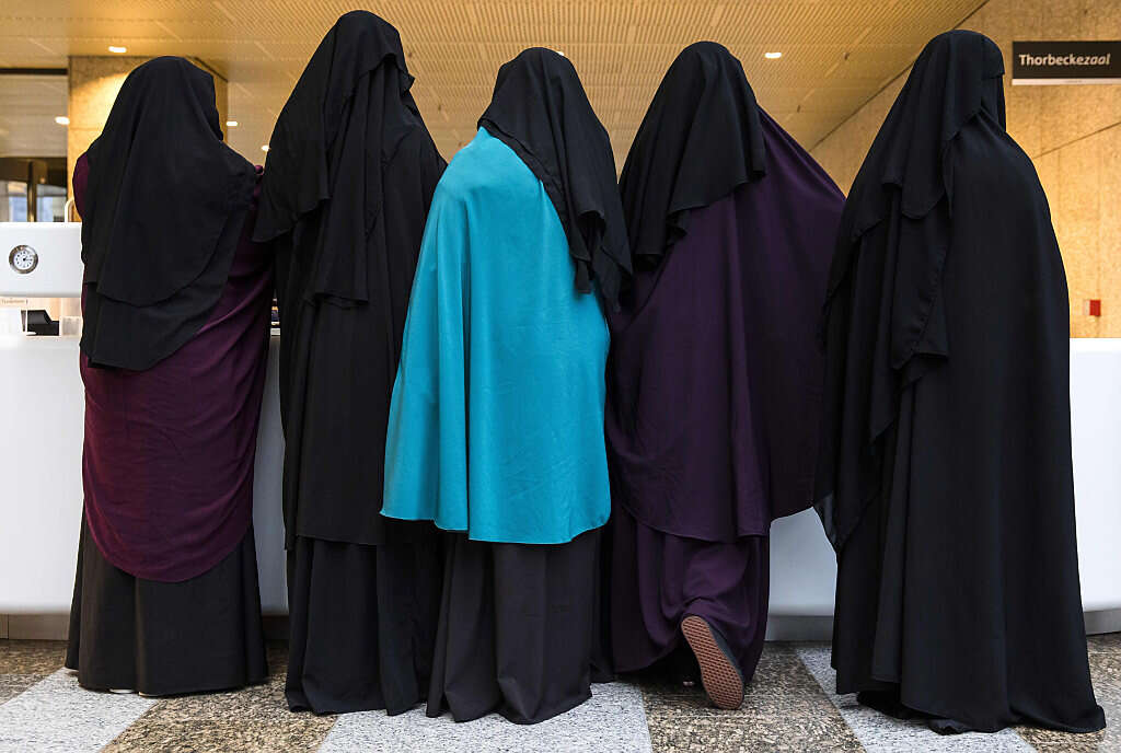 נשים עם חיג'אב , AFP