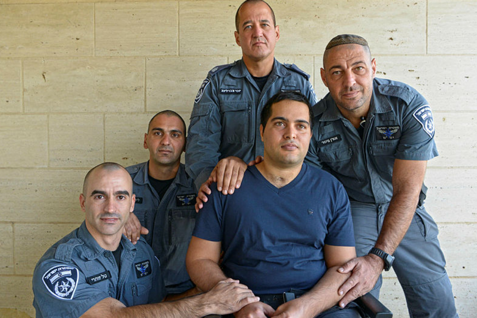 נתי עם חבריו // צילום: גיל אליהו // נתי עם חבריו // צילום: גיל אליהו ,