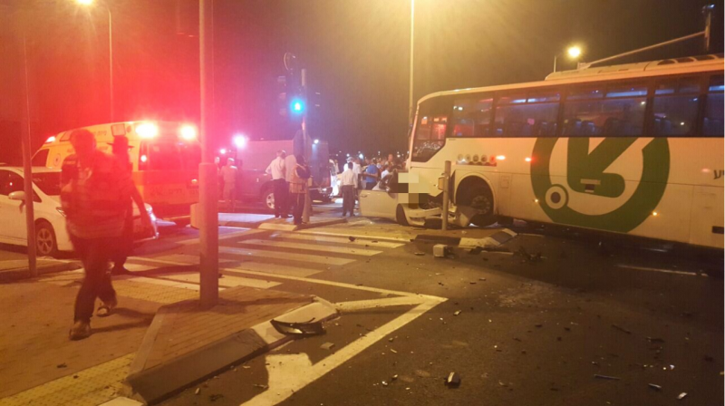 הרוג ועשרה חרדה, זירת התאונה // צילום: דוברות מד"א