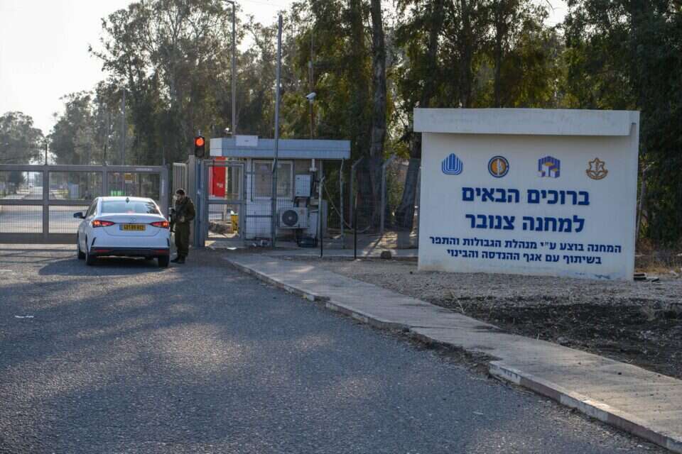 מחנה צנובר לאחר הפריצה וגניבת התחמושת , אייל מרגולין-ג'יני