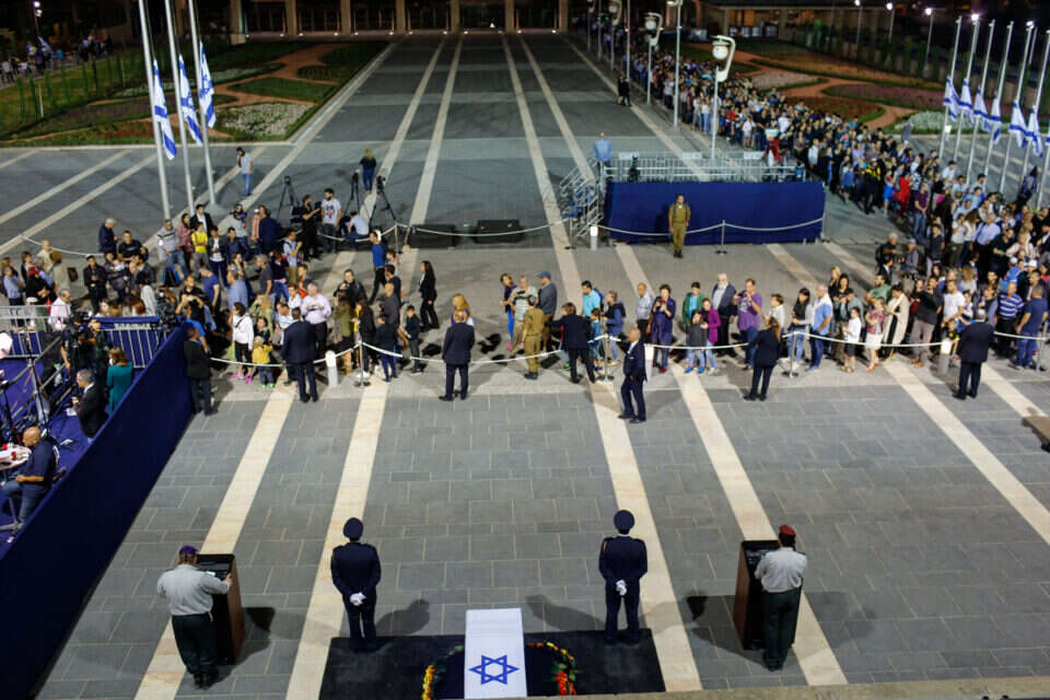 דלתות המשכן היו פתוחות עד 23:00 // צילום: אורן בן חקון // דלתות המשכן היו פתוחות עד 23:00 // צילום: אורן בן חקון ,