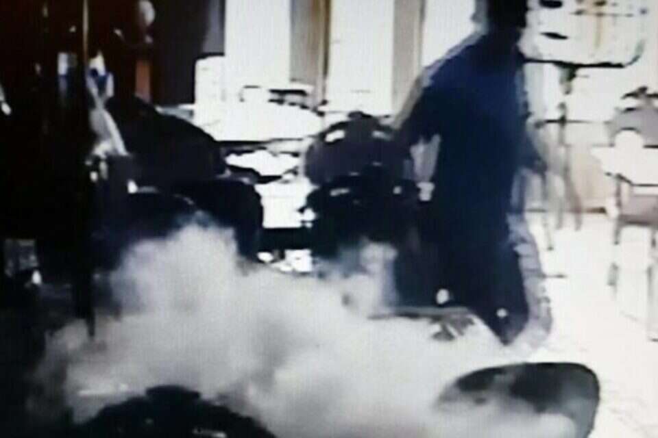 מכשיר הגלקסי S7 עולה באש // מכשיר הגלקסי S7 עולה באש ,