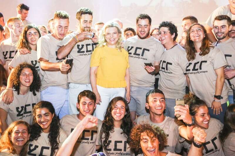 העולים עם שרה נתניהו // צילום: יהושוע יוסף