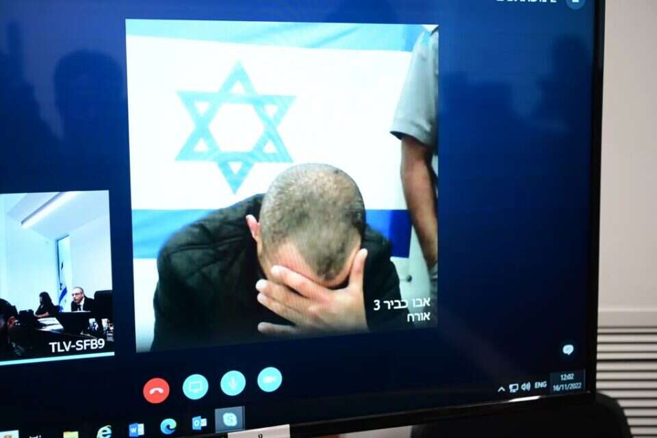 אריה גרינפלד בדיו בבית המשפט
