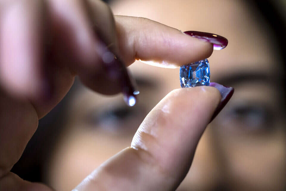 צורך בשייכות ובאהבה. יהלום של חברת דה־בירס