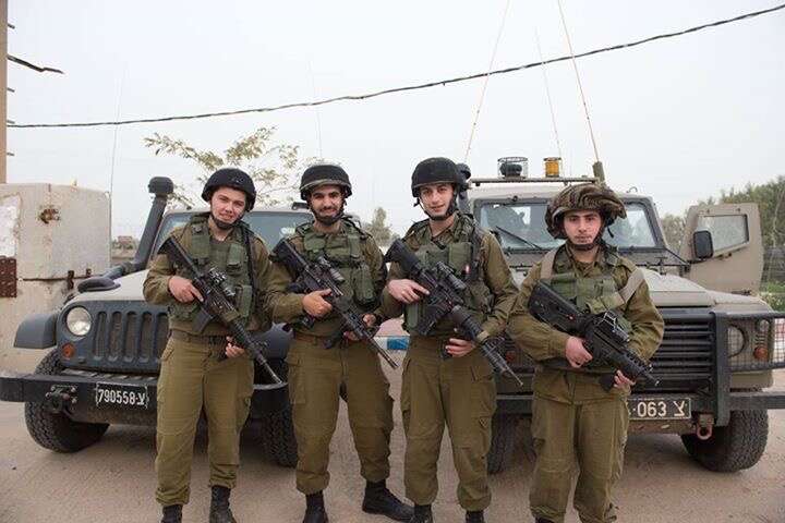 לקראת גיוס יולי 2016, יחידת "קומץ": סמל מתן כהן, סמל אופק בן הרוש, סמל אוהד חדד וסמל אלכס פוטחין (מימין לשמאל) // צילום: דו"צ