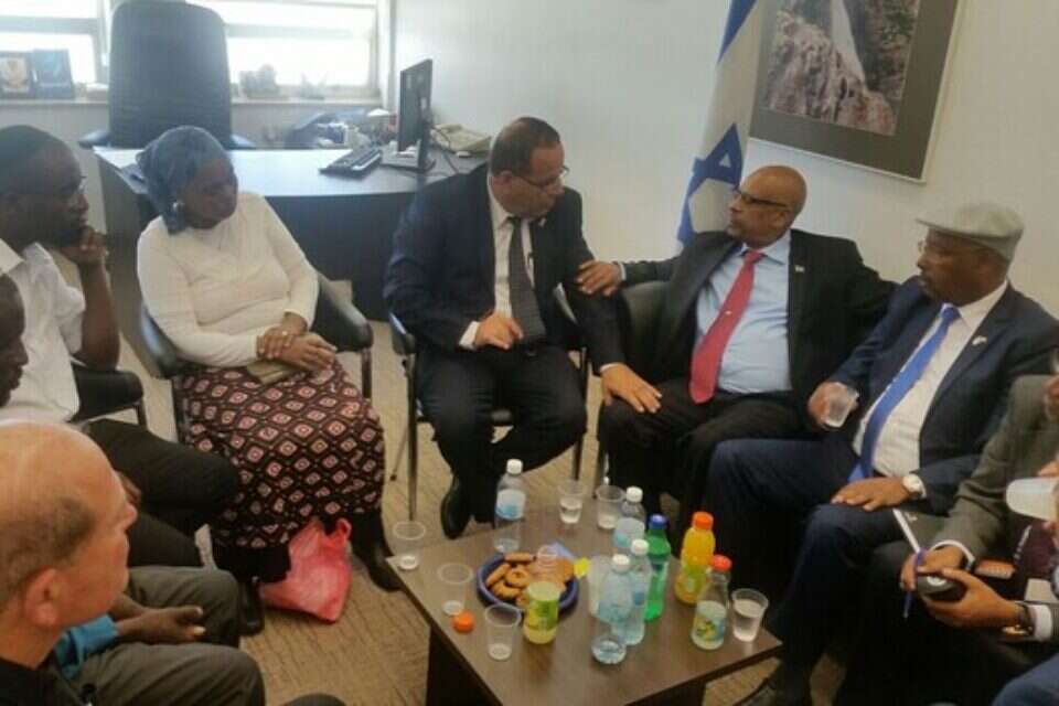 משפחת מנגיסטו בפגישה עם ח"כ איוב קרא // משפחת מנגיסטו בפגישה עם ח"כ איוב קרא ,