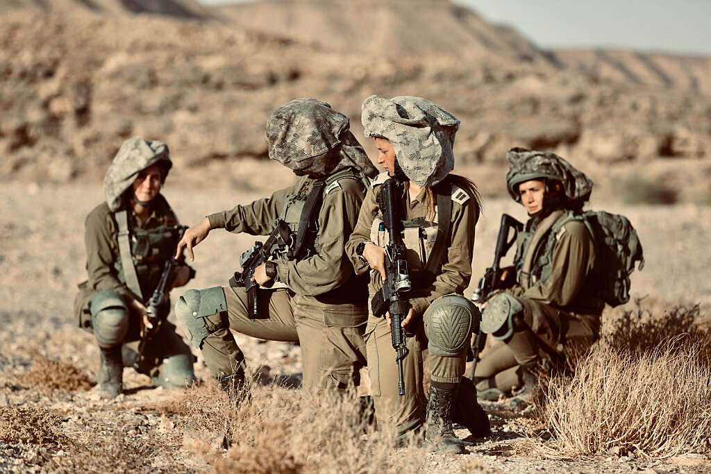 "מסובך, אבל שווה את זה": שלוש לוחמות שעלו לישראל לבדן מספרות על האתגר