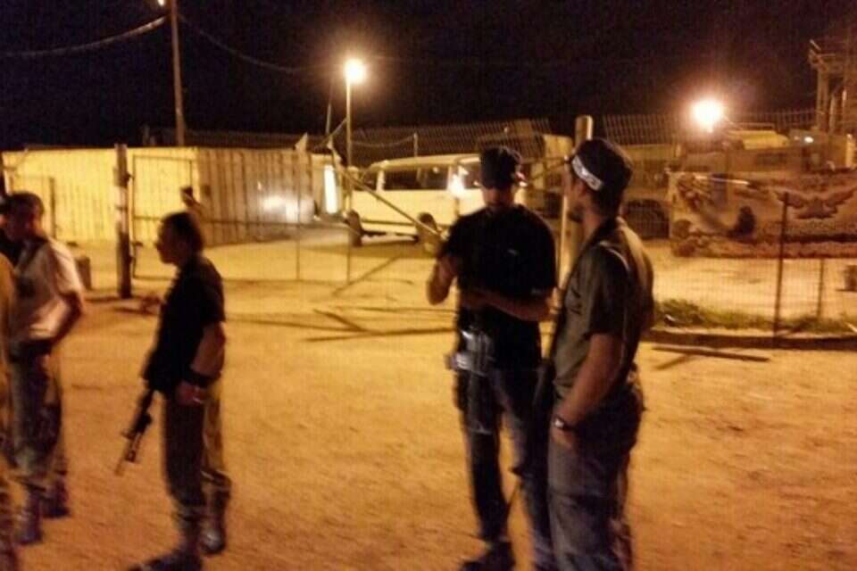 זירת הפיגוע בהר ברכה // צילום: נדב גולדשטיין, TPS // זירת הפיגוע בהר ברכה // צילום: נדב גולדשטיין, TPS ,