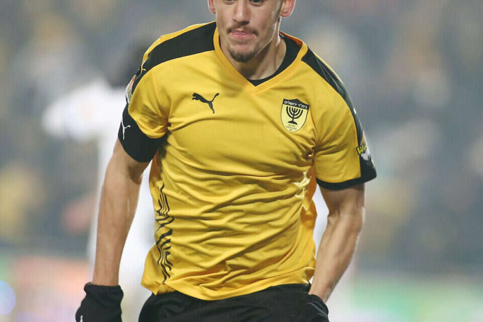 אצילי. מה הסיבה להוצאתו מהסגל? // אצילי. מה הסיבה להוצאתו מהסגל? ,