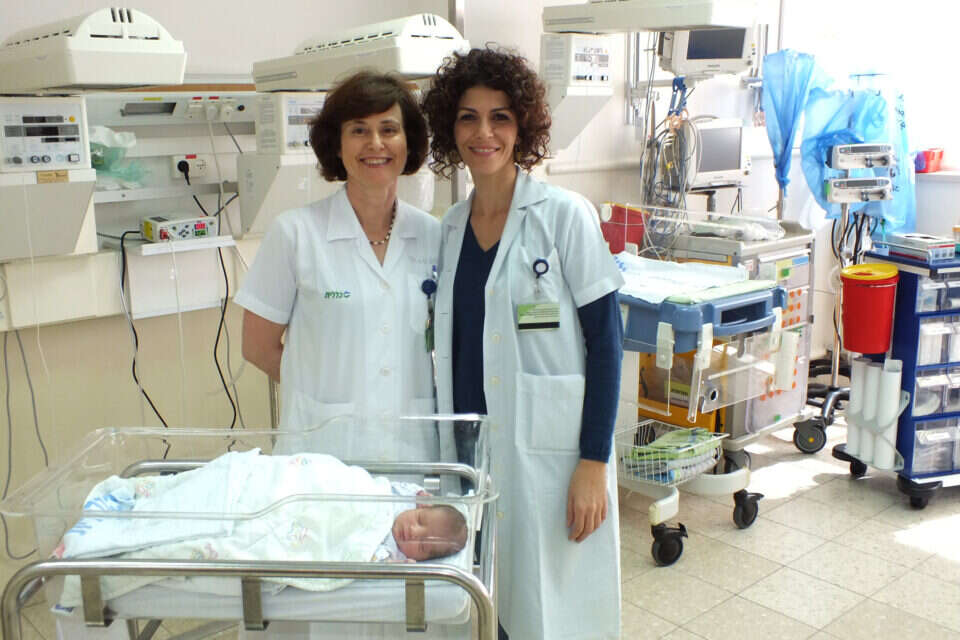 צילום: דבורה ישראלי ורנא מטר מביהח כרמל - צילום אלי דדון  // דבורה ישראלי ורנא מטר מביהח כרמל - צילום אלי דדון  , 