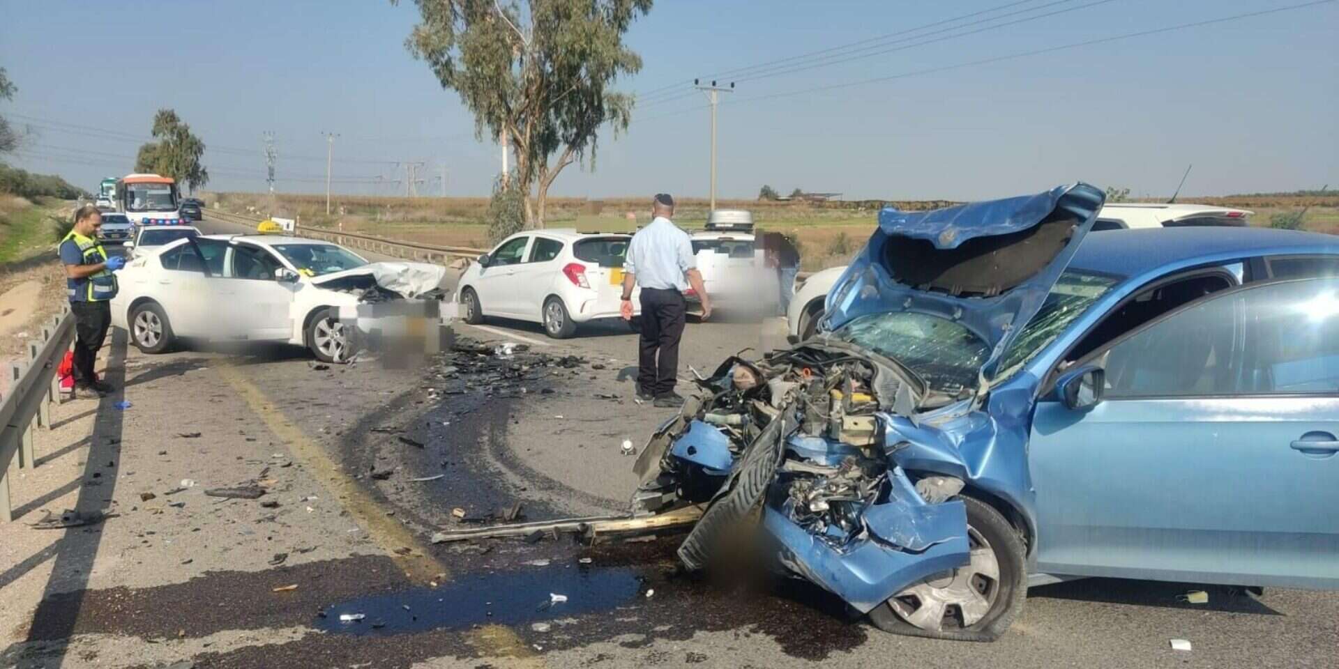 זירת התאונה. שלושה כלי רכב היו מעורבים , דוברות איחוד והצלה פתח תקווה
