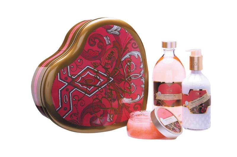 מארז לב הכולל  3 מוצרים,  סבון של פעם, 159 ש'