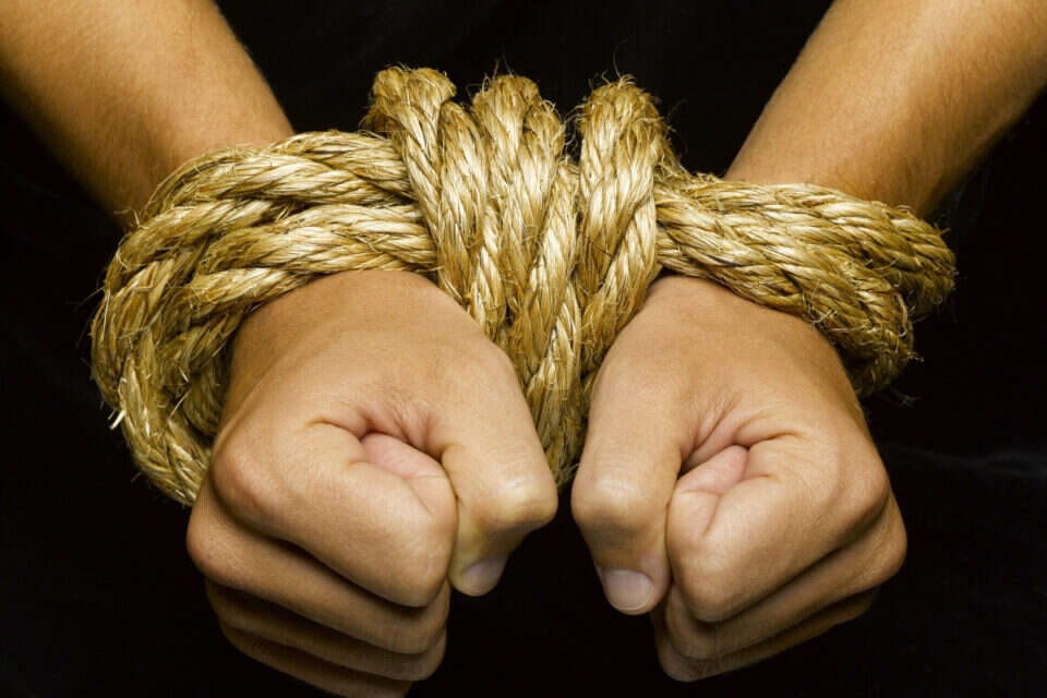  , 
