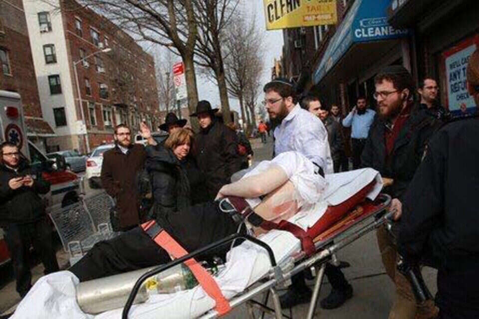 פינוי הצעיר שנדקר בניו יורק  // פינוי הצעיר שנדקר בניו יורק  , 