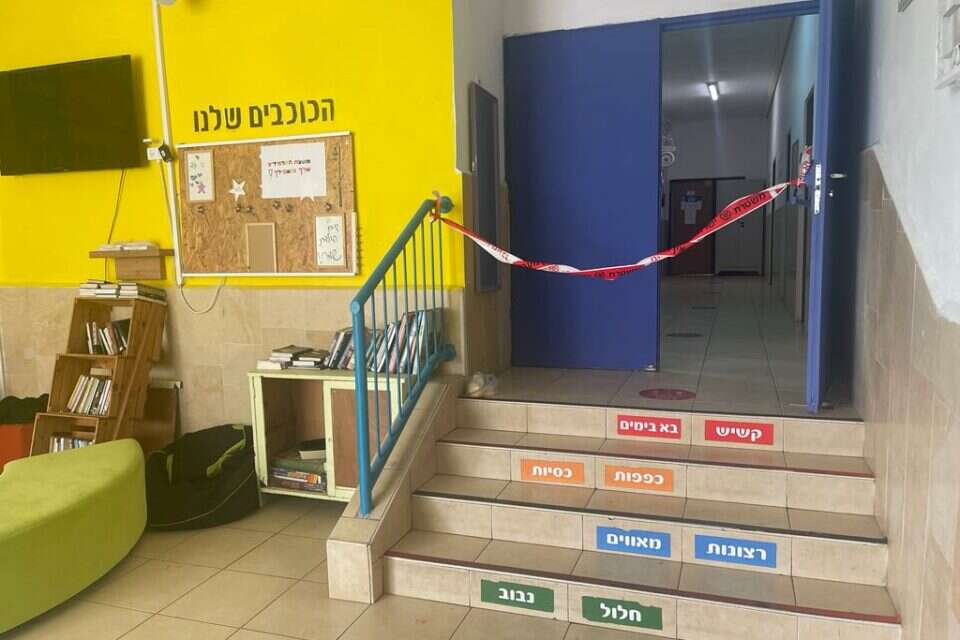 בית ספר (להמחשה בלבד) , דוברות המשטרה