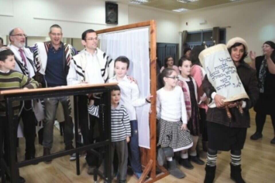 צילום: Miri Tzachi // The Zemer Hazayit Synagogue in Efrat ,