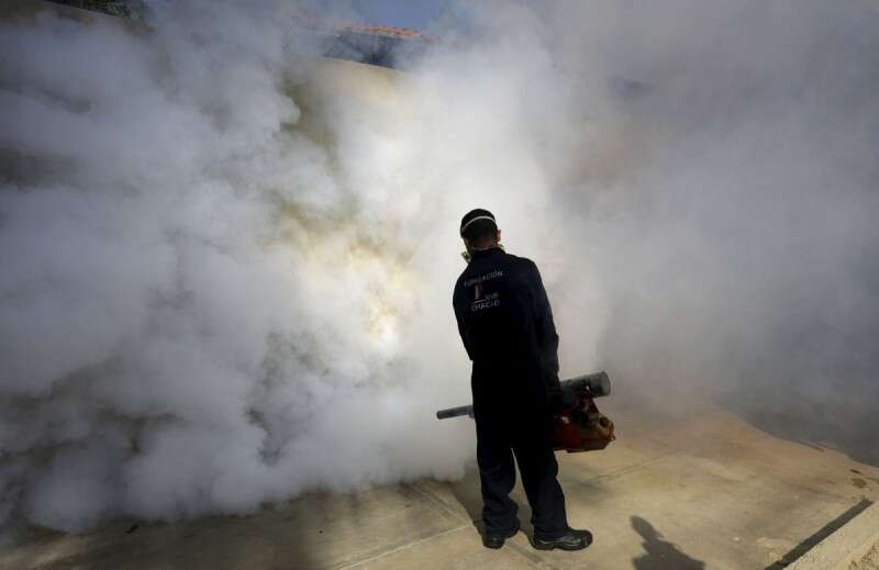 פעילות ריסוס נגד היתוש בוונצואלה, אתמול // צילום: רויטרס