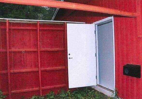 : Swedish Police Authority:המרתף היה מצויד במרפסת מסוות // צילום: 