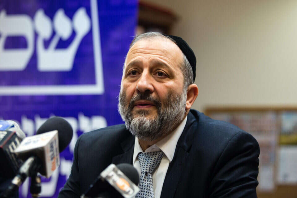 "עצם המינוי לשר מעורר קשיים משפטיים". דרעי // צילום: דודי ועקנין // "עצם המינוי לשר מעורר קשיים משפטיים". דרעי ,