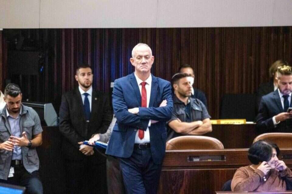 "לעמוד על גשר? שכל אחד יבחר את דרכו". גנץ השבוע, בטקס החלפת יו"ר הכנסת