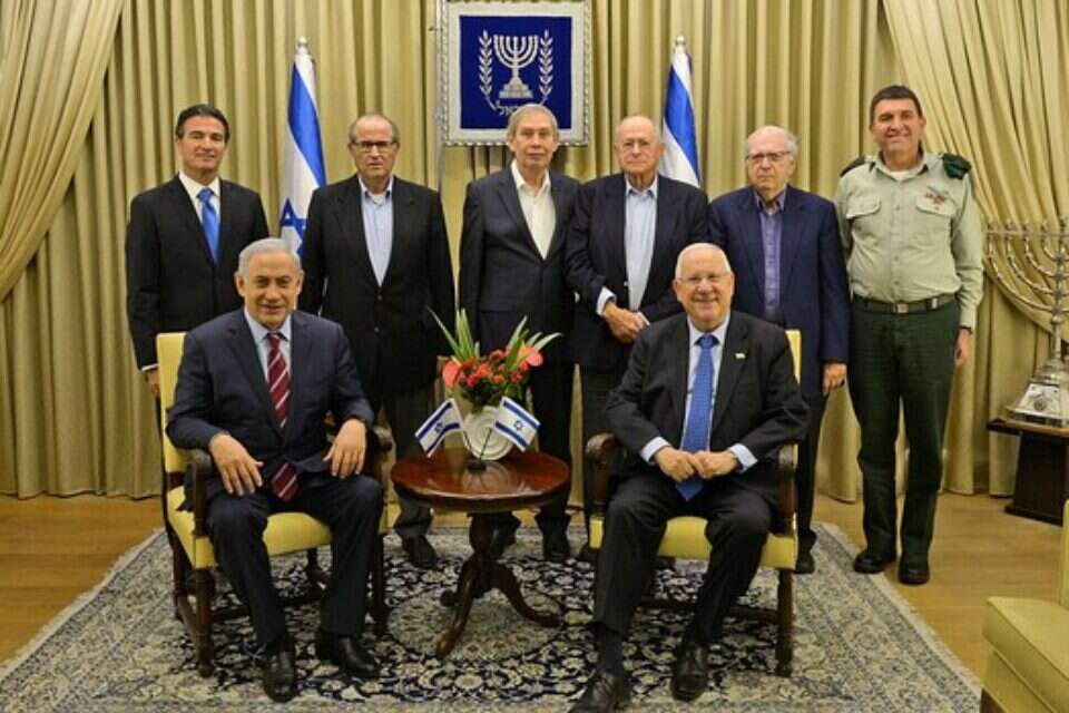 נתניהו והנשיא בטקס מצטייני המוסד, היום // צילום: לע"מ // נתניהו והנשיא בטקס מצטייני המוסד, היום ,