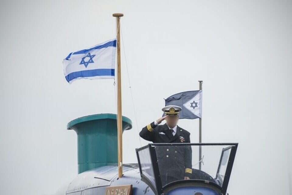 צילום: צילום: דו"צ // הצוללת אח"י רהב יוצאת מגרמניה לישראל , 