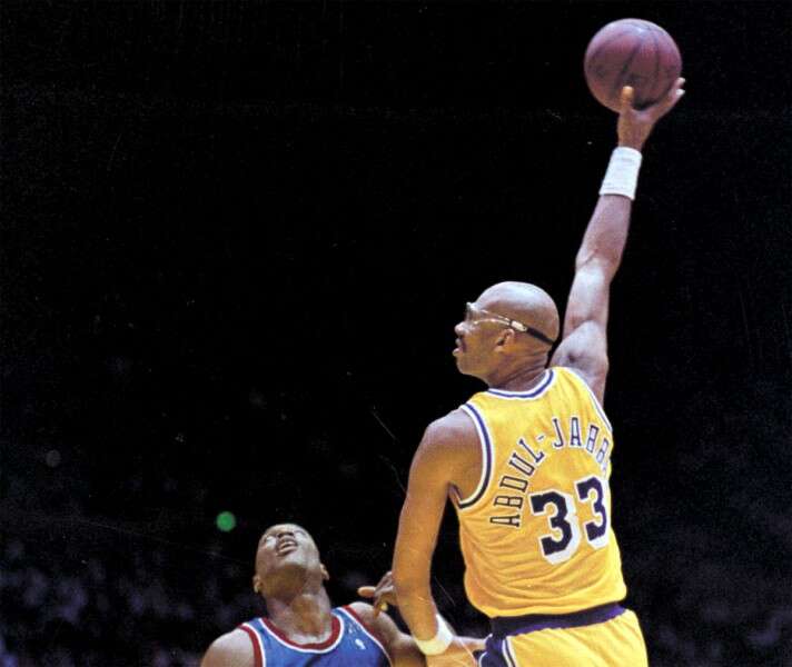 מצא ברשימות החיוג המהיר של התקשורת תחת הכותרת 'סלבריטאים מוסלמים' // צילום: איי.פי