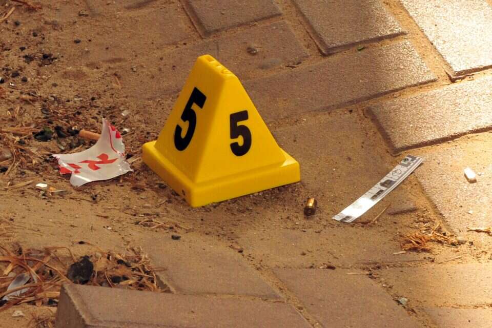 צילום: רפאל בן ארי // המקום הגברי של הבלש נלקח על ידי אישה. זירת רצח ,
