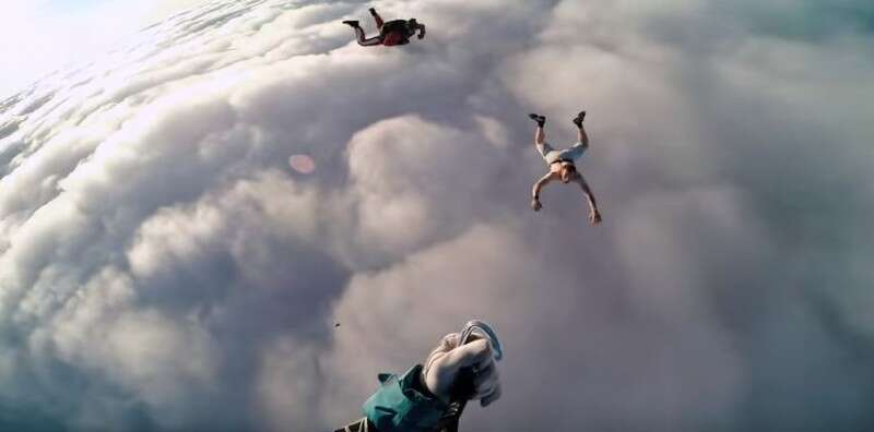 מזל שיש חברים כאלו. רגע הקפיצה // צילום: יוטיוב