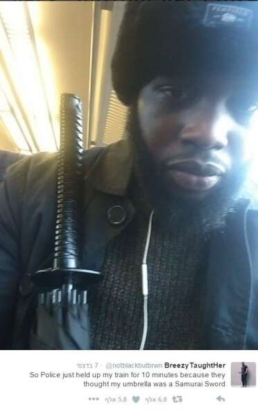 "חיבה לחפצים מוזרים". בראון והמטריה החשודה // צילום: טוויטר