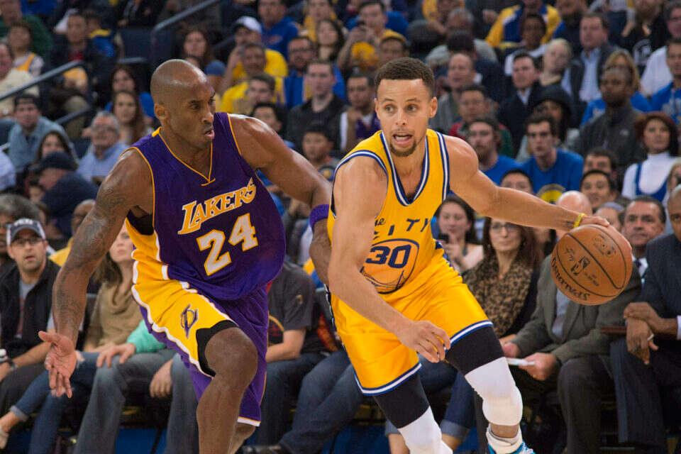 צילום: USA Today Sports // קרי מול בראיינט. נחשו מי קלע 24 ומי קלע רק 4 ,