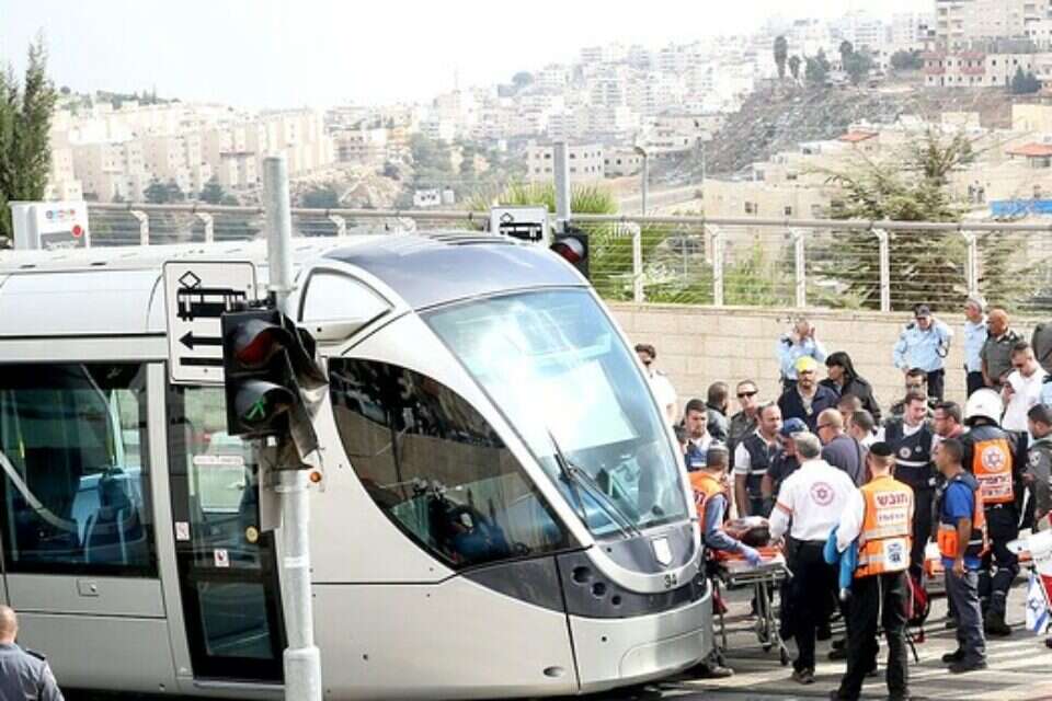 פיגוע ברכבת הקלה בירושלים, החודש. "כלים חדשים למאבק" // צילום: צחי מירי // פיגוע ברכבת הקלה בירושלים, החודש. "כלים חדשים למאבק" ,