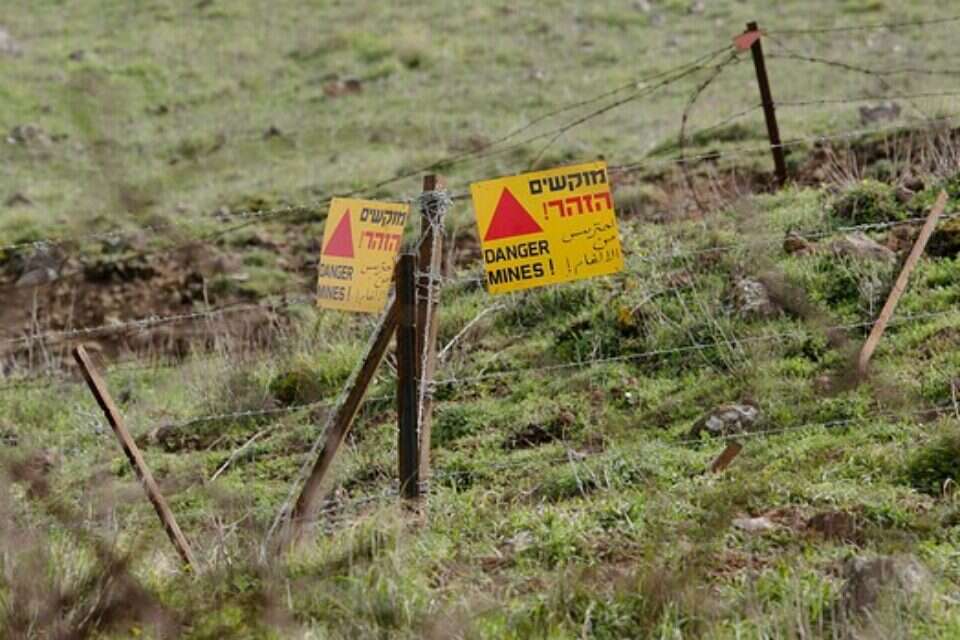 גדרות האזהרה שיוחלפו // צילום: אנצ'ו גוש - ג'יני // גדרות האזהרה שיוחלפו ,