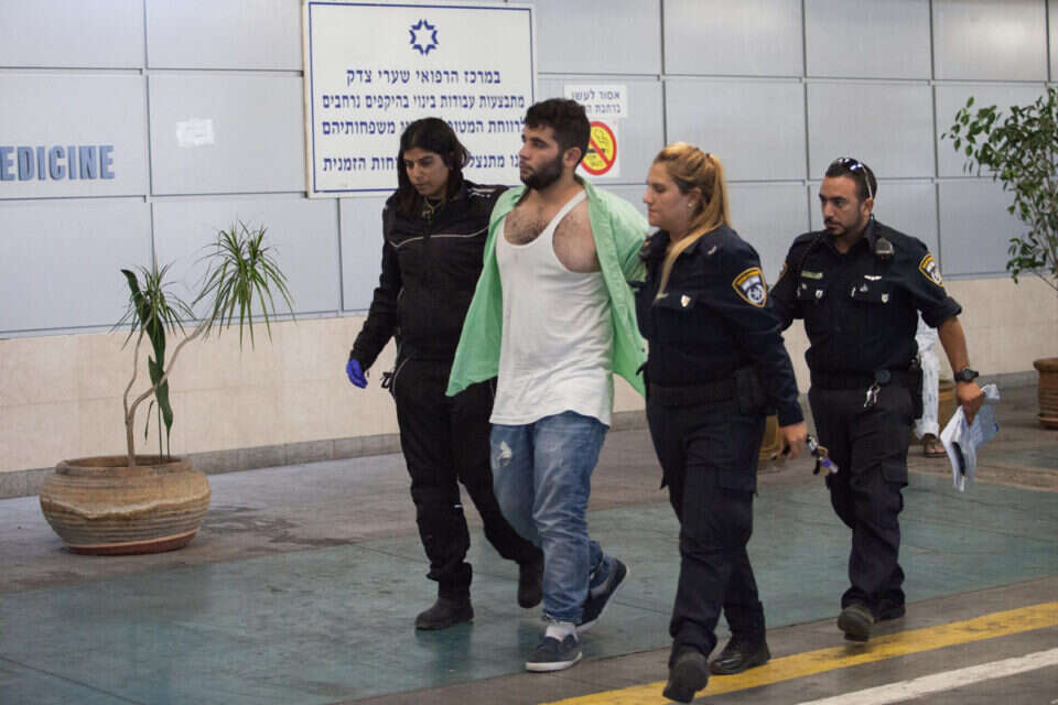 מחבל לאחר פיגוע דקירה בירושלים // צילום: נועם ריבקין פנטון // מחבל לאחר פיגוע דקירה בירושלים ,