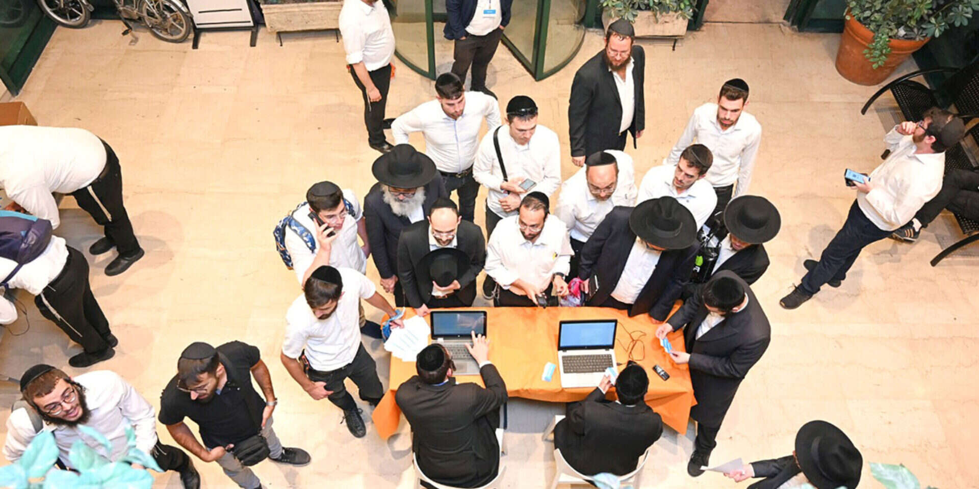 , פנחס עמנואל
